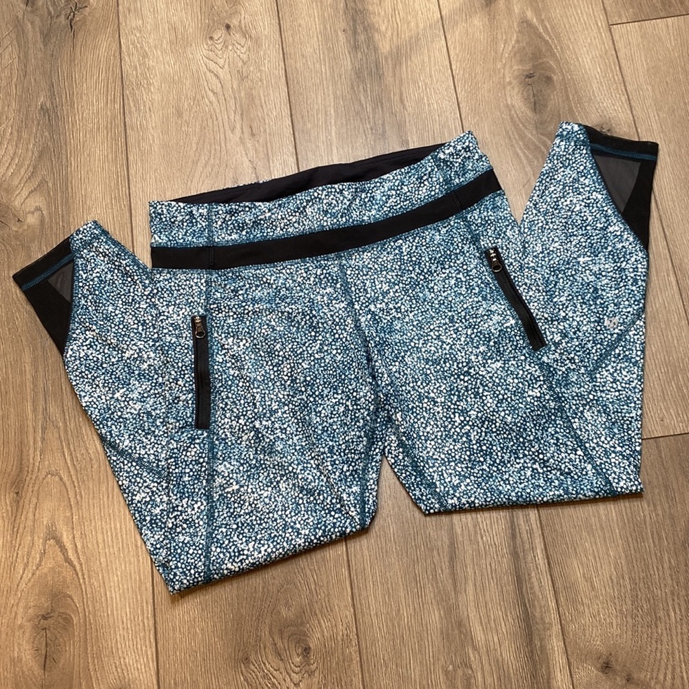 Lululemon cropped athletic leggings size 10
